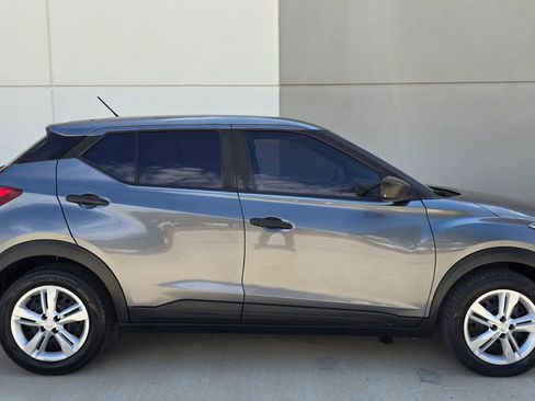 Used 2020 Nissan Kicks S FWD image 8