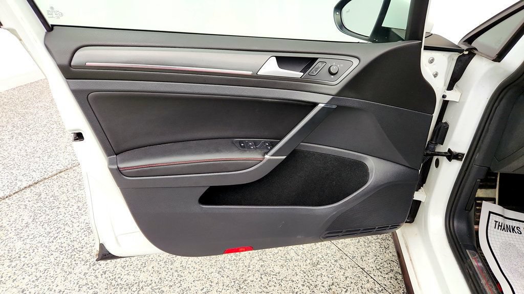 Used 2019 Volkswagen GTI SE FWD image 11