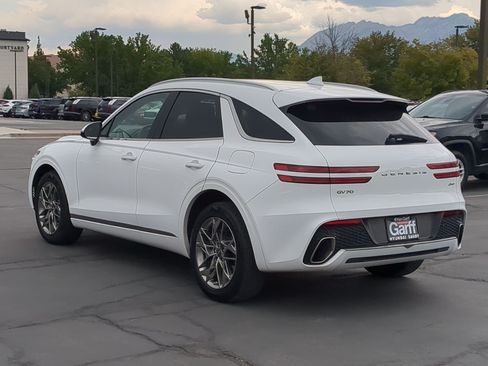 Used 2025 Genesis GV70 2.5T AWD/4WD image 9