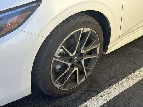 Used 2025 Nissan Sentra SR w/ SR Premium Package image 7