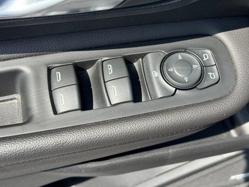 Used 2022 GMC Terrain Denali w/ Denali Premium Package AWD/4WD image 16