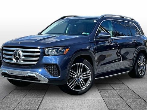 Used 2024 Mercedes-Benz GLS 450 4MATIC image 2