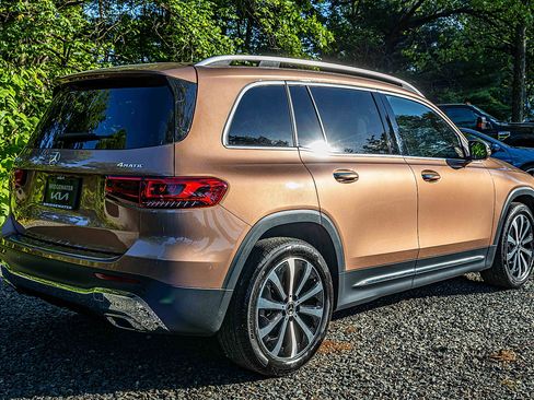 Used 2023 Mercedes-Benz GLB 250 4MATIC image 6