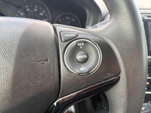 Used 2018 Honda HR-V EX image 19