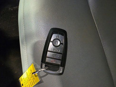 Used 2021 Ford Explorer XLT w/ Equipment Group 202A AWD/4WD image 10