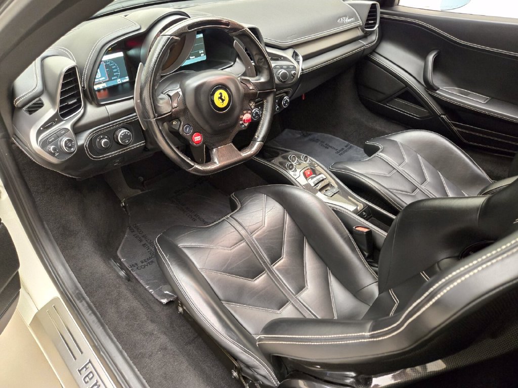 Used 2013 Ferrari 458 Spider RWD image 21
