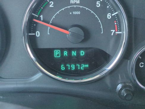 Used 2018 Jeep Wrangler Unlimited Sahara w/ Connectivity Group AWD/4WD image 24