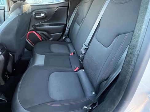 Used 2016 Jeep Renegade Trailhawk image 24