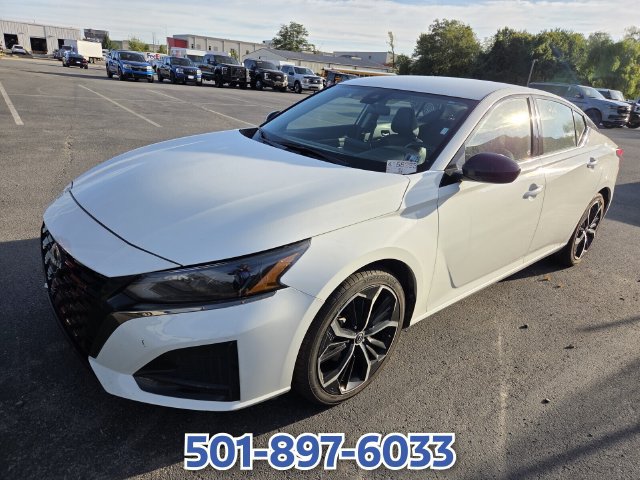 Used 2024 Nissan Altima 2.5 SR FWD image 10