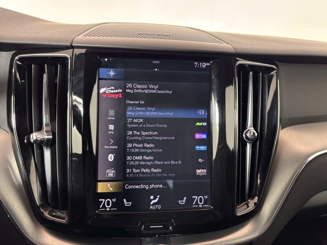 Used 2019 Volvo XC60 T5 Momentum w/ Multimedia Package AWD/4WD image 15