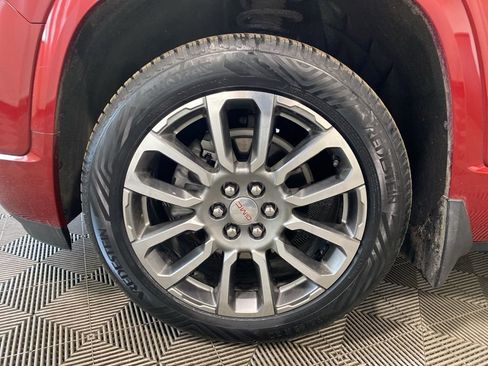 Used 2023 GMC Acadia Denali w/ Denali Technology Package image 10