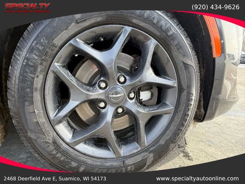 Used 2019 Chrysler Pacifica Limited w/ S Appearance Package image 37