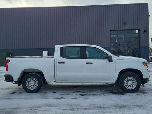Used 2024 Chevrolet Silverado 1500 W/T w/ Z71 Off-Road Package image 2