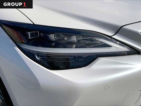 Certified 2021 Lexus LS 500 w/ Accessory Package (Z2) RWD image 27