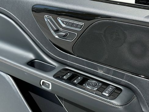 New 2026 Lincoln Aviator AWD image 27