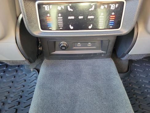 Used 2022 Audi SQ8 Prestige w/ Prestige Package image 22