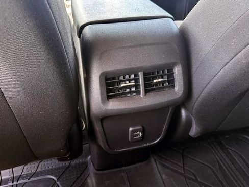 Certified 2024 Chevrolet Equinox LT w/ LPO, Floor Liner Package FWD image 15
