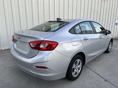 Used 2018 Chevrolet Cruze LS image 3