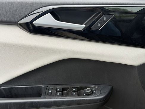 Used 2025 Volkswagen Taos S AWD/4WD image 23