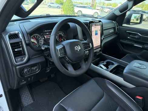 Used 2025 RAM 1500 Laramie AWD/4WD image 15