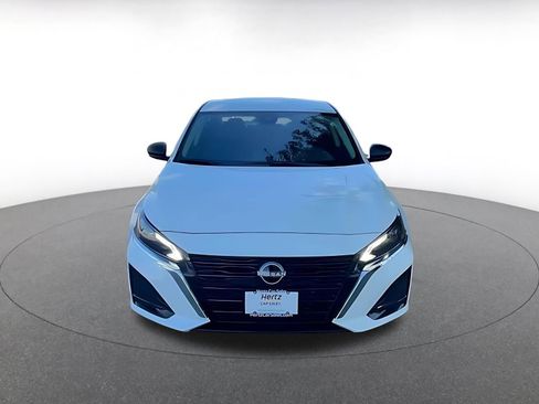 Used 2025 Nissan Altima 2.5 SV image 4