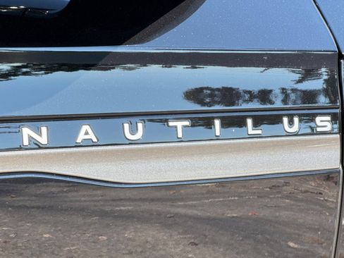 Used 2026 Lincoln Nautilus Reserve AWD/4WD image 28