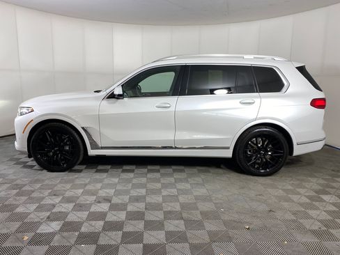 Used 2022 BMW X7 xDrive40i w/ Premium Package image 2