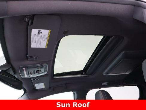 Used 2023 Toyota Sienna XSE image 28