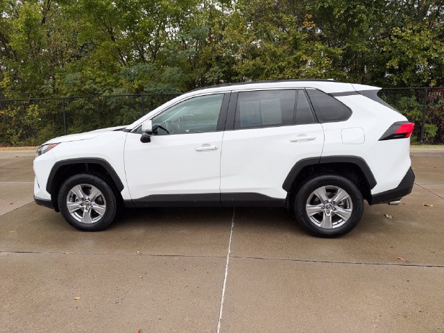 Used 2025 Toyota RAV4 XLE FWD image 2