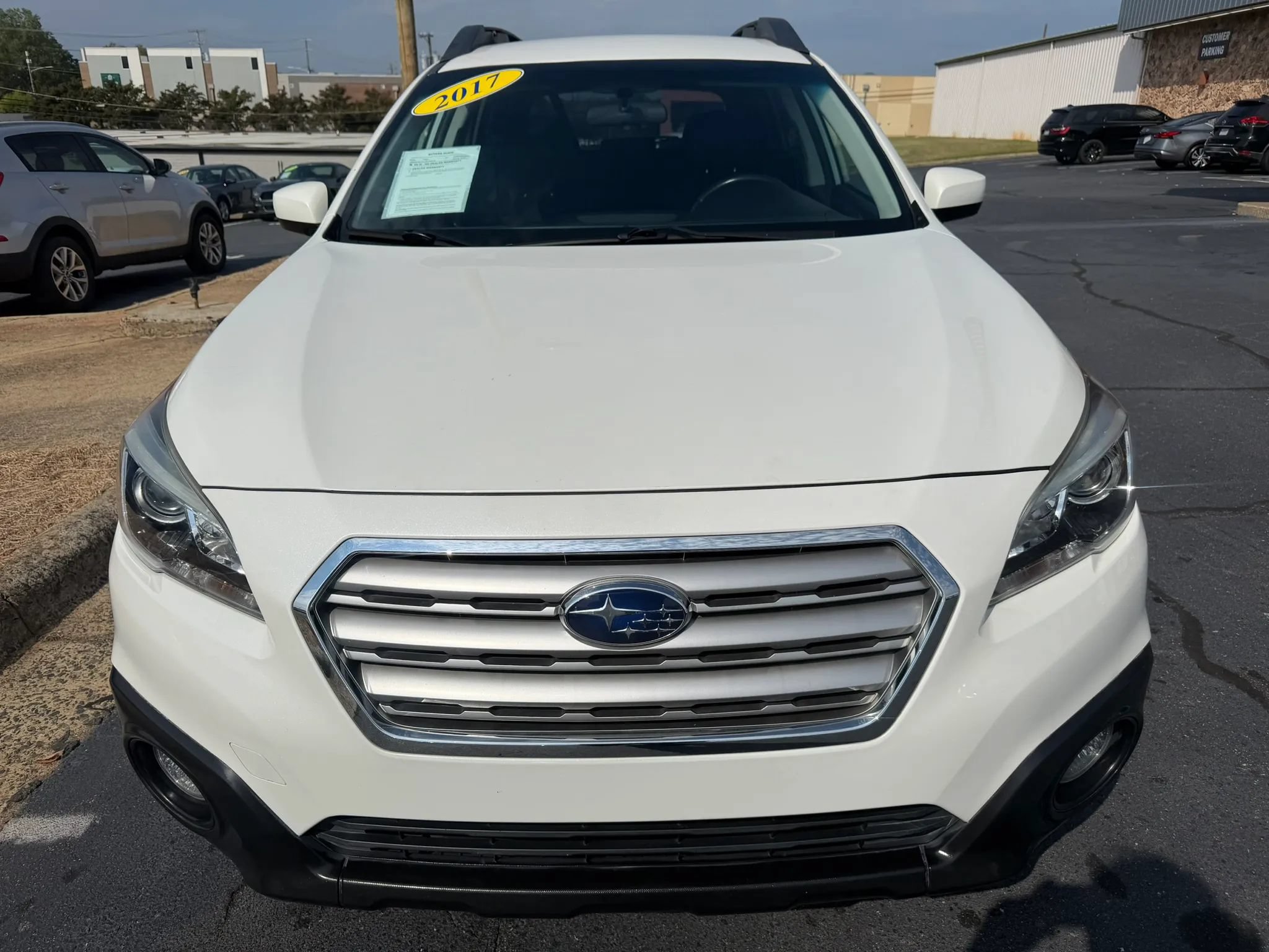 Used 2017 Subaru Outback 2.5i Premium AWD/4WD image 2