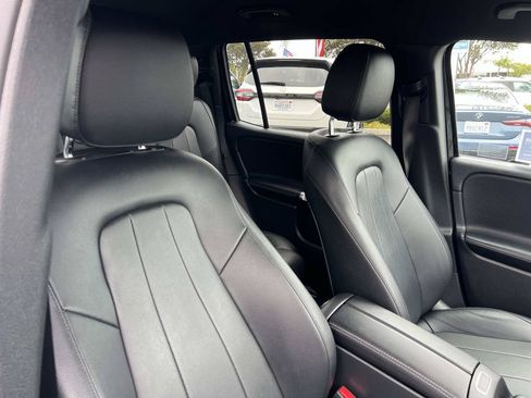 Used 2023 Mercedes-Benz GLB 250 image 32