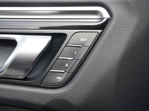 Used 2022 Porsche Macan image 42