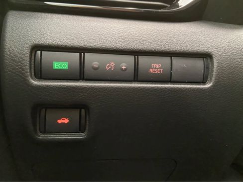 Used 2024 Nissan Sentra SV image 34