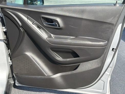Used 2020 Chevrolet Trax LS w/ Tint and Cruise Package FWD image 23