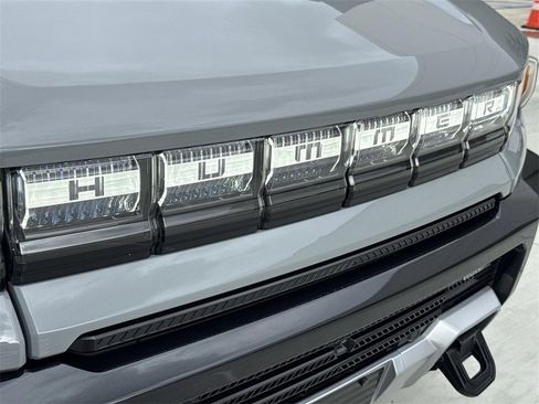 Used 2024 GMC Hummer EV 2X w/ Extreme Off-Road Package image 29