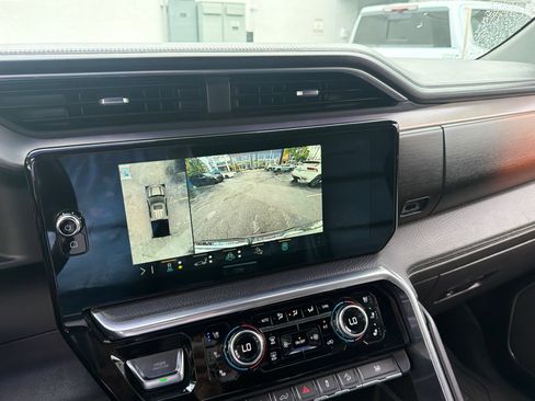 Used 2023 GMC Sierra 1500 Denali AWD/4WD image 13
