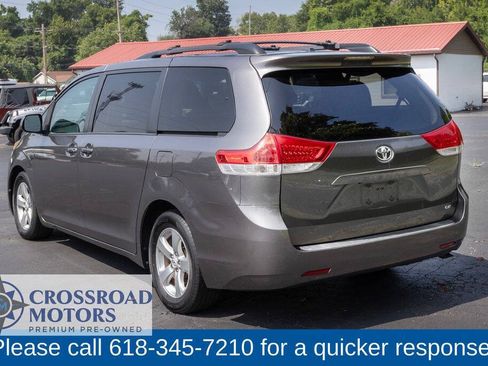 Used 2012 Toyota Sienna LE FWD image 3
