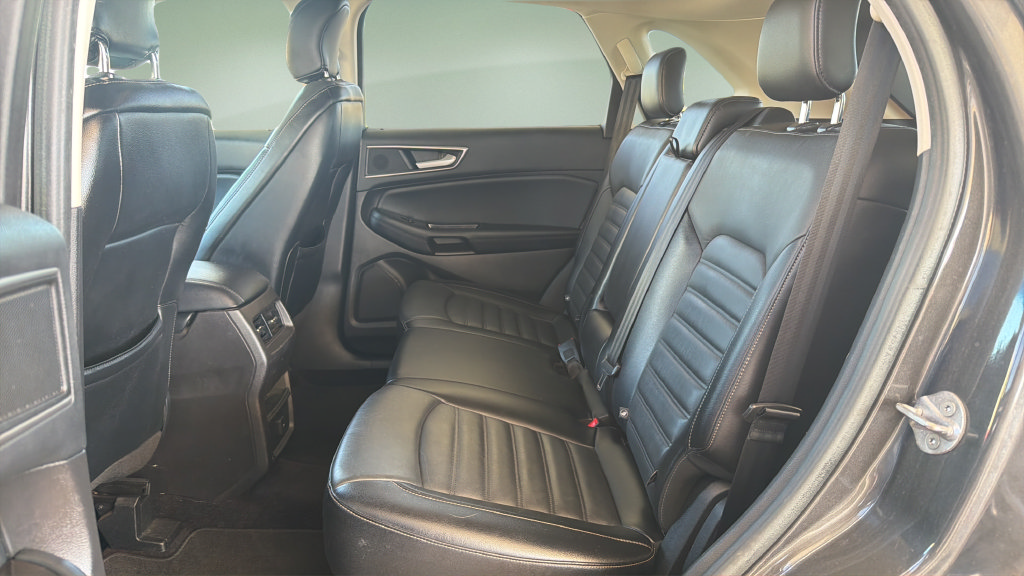 Used 2017 Ford Edge SEL w/ Equipment Group 201A FWD image 11