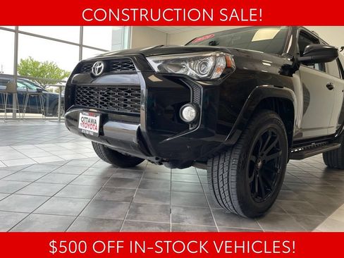 Used 2019 Toyota 4Runner SR5 AWD/4WD image 16
