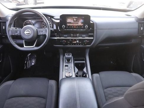 Certified 2025 Nissan Pathfinder SV AWD/4WD image 16