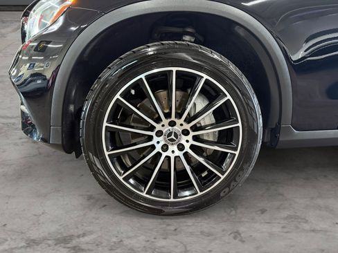 Used 2019 Mercedes-Benz GLC 300 4MATIC image 9