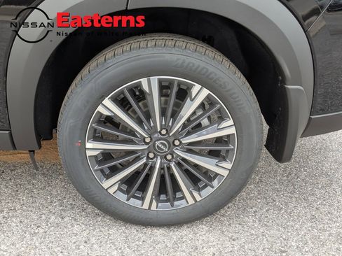 New 2026 Nissan Pathfinder Platinum image 30