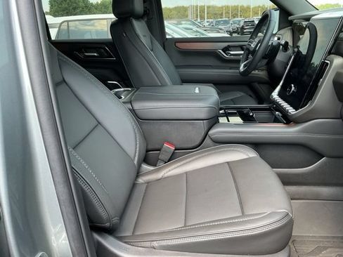 Used 2026 GMC Yukon Denali w/ Sun & Power Step Package AWD/4WD image 10