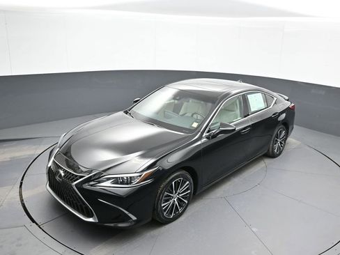 Used 2024 Lexus ES 300h w/ Premium Package image 35