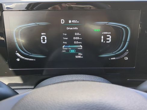 Used 2025 Kia Sportage LX image 31