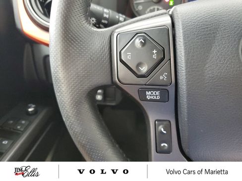 Used 2017 Toyota Tacoma TRD Sport w/ Premium & Technology Package AWD/4WD image 29
