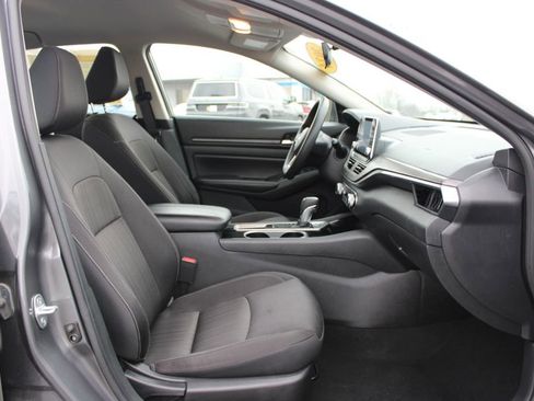 Used 2024 Nissan Altima 2.5 SV FWD image 26