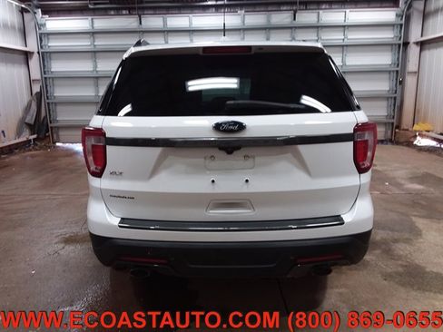 Used 2018 Ford Explorer XLT w/ Equipment Group 202A image 8