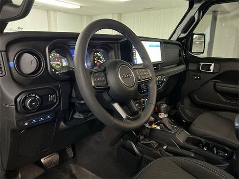 Used 2024 Jeep Wrangler Unlimited Rubicon 4xe w/ Convenience Group image 10