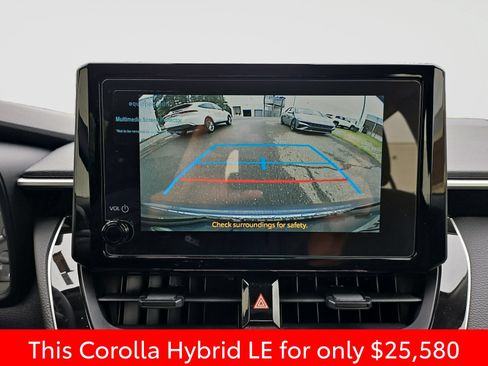 Used 2025 Toyota Corolla LE FWD image 28